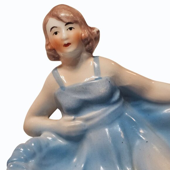 Vintage  "Reclining Lady" Porcelain Trinket Dish Soap Dish Czechoslovakia 4.5" - Picture 2 of 9